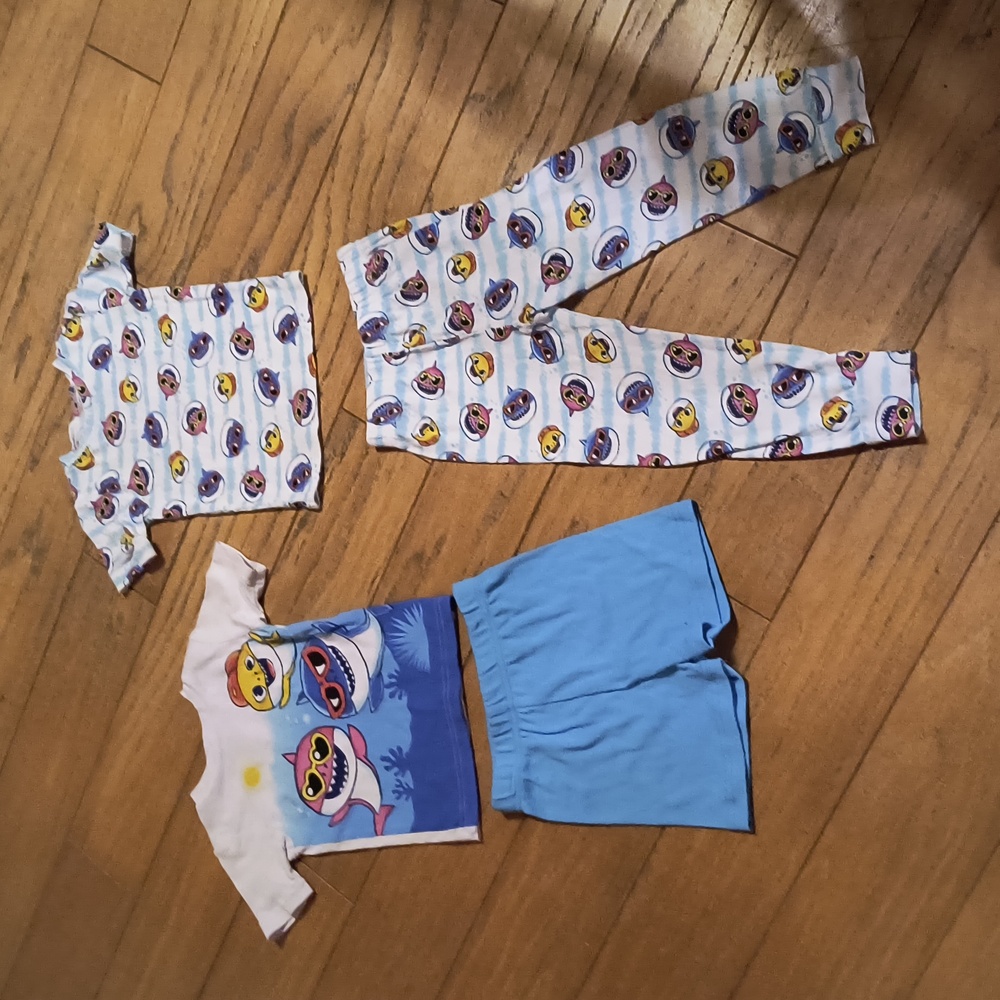 Baby Shark Unisex Pajama Sets Bundle Size 5T